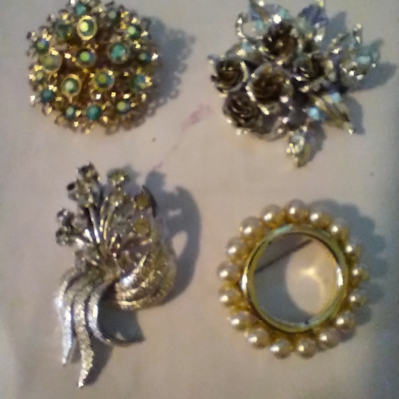 Elegant Silver and Gold Brooch Set - Picture 6 of 6